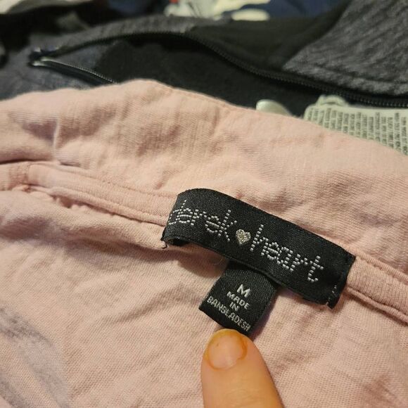 Derek Heart V-Neck Pink Romper Juniors Size Medium - Picture 5 of 6